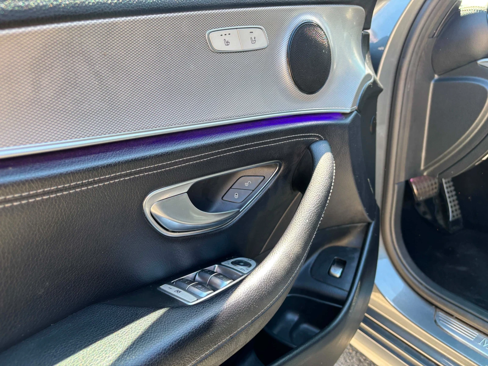 Mercedes-Benz E 220, снимка 8 - Автомобили и джипове - 55695978