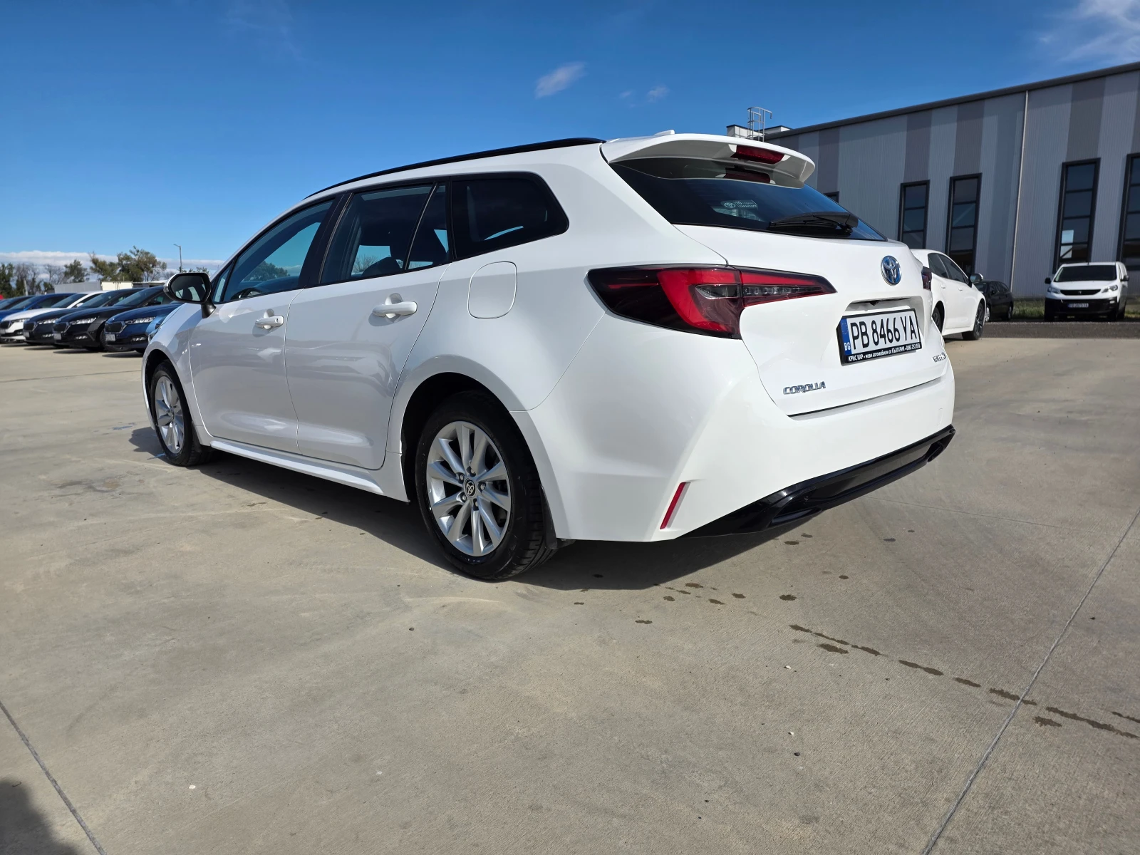Toyota Corolla 1, 8 HYBRID A/T 122�� | Mobile.bg � ����������� 3