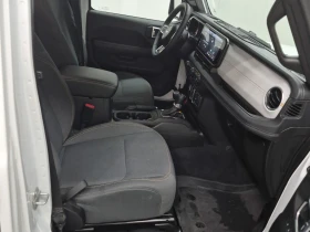 Jeep Wrangler 3.6L Pentastar V6 / 4x4 / Sahara / Без ръжди и уда, снимка 12