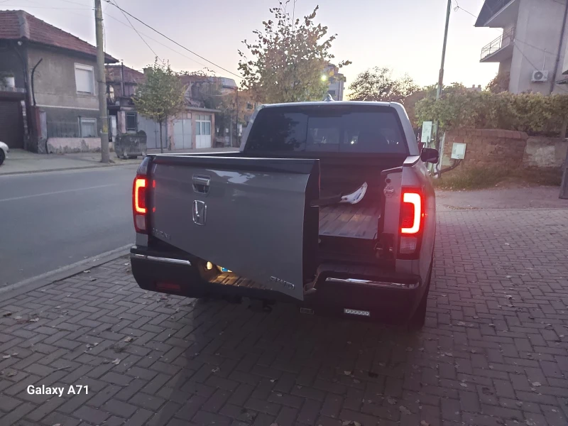 Honda Ridgeline 3.5i , 4x4, снимка 13 - Автомобили и джипове - 47402608