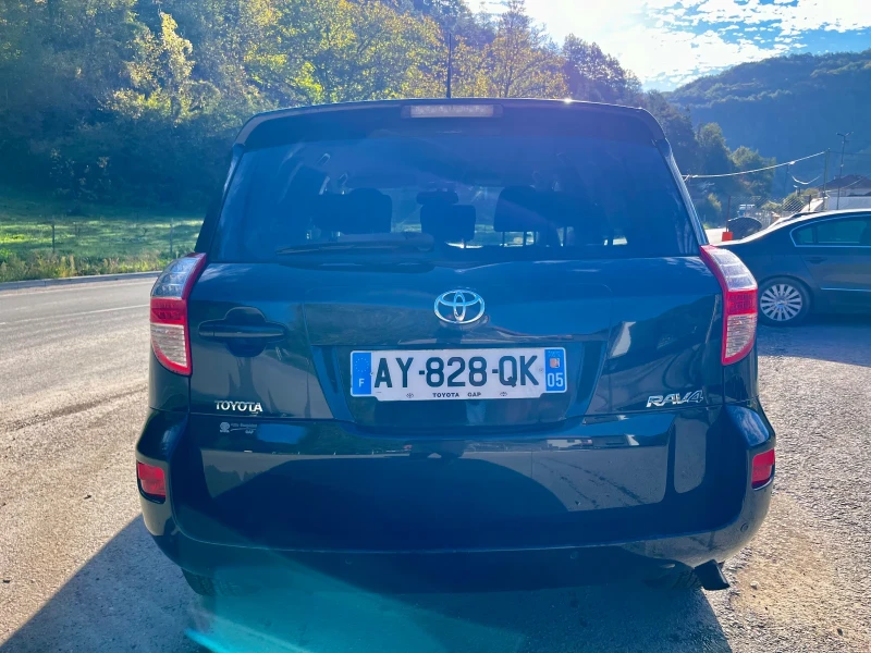 Toyota Rav4 2.2 D-CAT automat , снимка 6 - Автомобили и джипове - 47589576