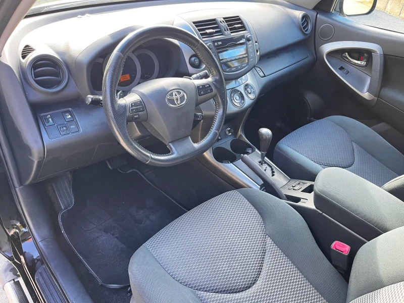 Toyota Rav4 2.2 D-CAT automat , снимка 9 - Автомобили и джипове - 49538095