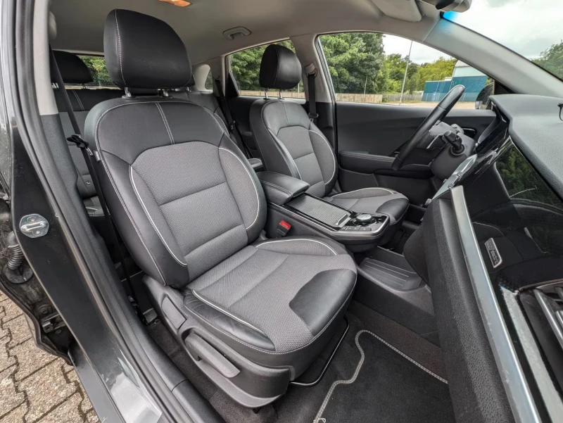 Kia Niro E-VISON/204HP/ACC/LED/KLESS/111g, снимка 13 - Автомобили и джипове - 51339608