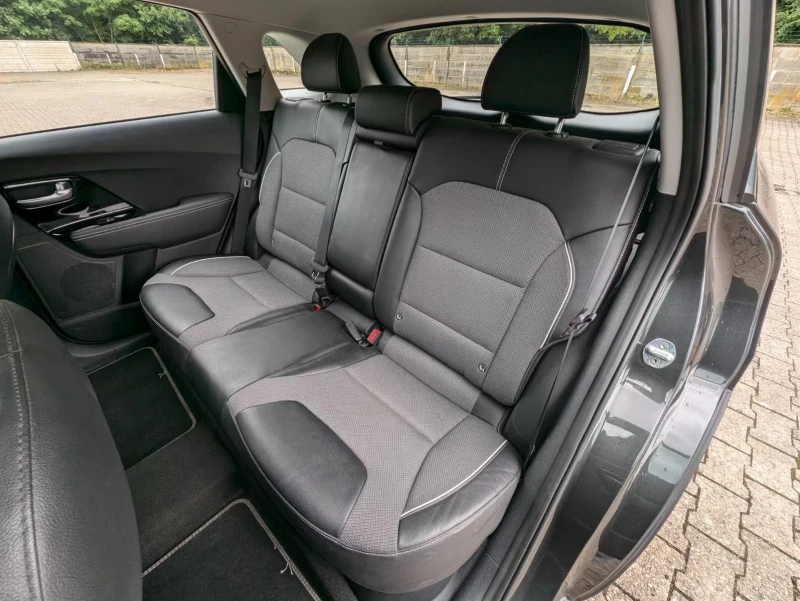 Kia Niro E-VISON/204HP/ACC/LED/KLESS/111g, снимка 14 - Автомобили и джипове - 51339608