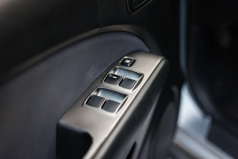 Mitsubishi Outlander Бензин/Газ.4?4. Клима, снимка 15 - Автомобили и джипове - 52448593