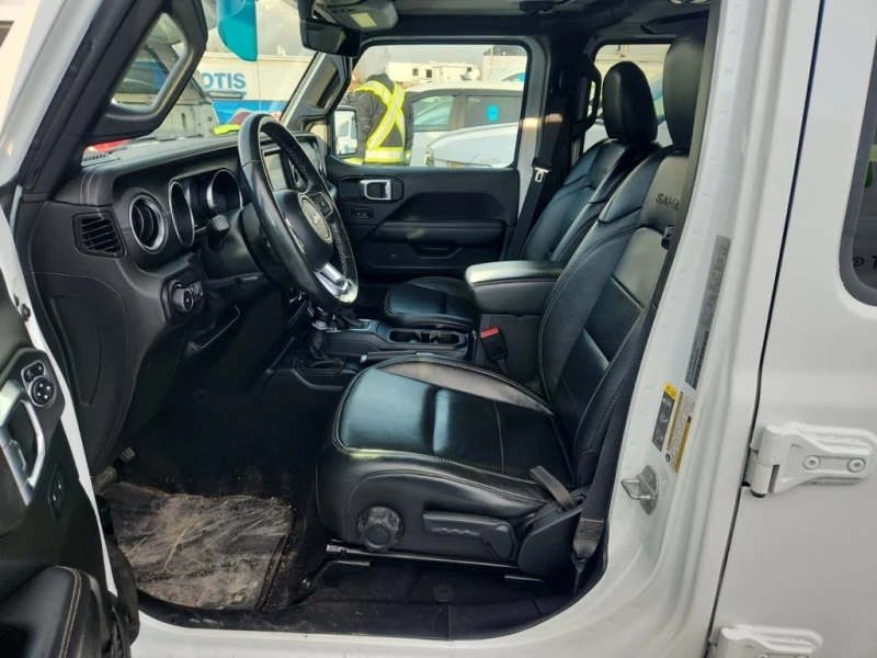 Jeep Wrangler * Unlimited Sahara * CARFAX * БЕЗ ПЪРВОНАЧАЛНА ВНО, снимка 9 - Автомобили и джипове - 52826178