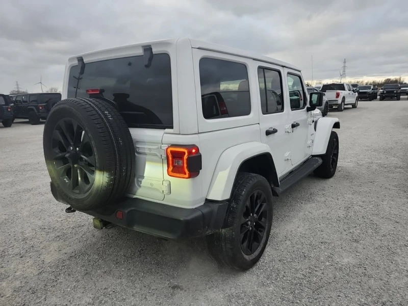 Jeep Wrangler * Unlimited Sahara * CARFAX * БЕЗ ПЪРВОНАЧАЛНА ВНО, снимка 3 - Автомобили и джипове - 52826178