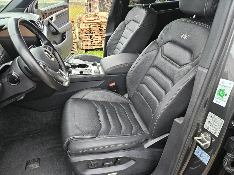 VW Touareg * * R-Line* DIGITAL* * 3.0TDi* * 286кс.* * , снимка 7 - Автомобили и джипове - 52859745
