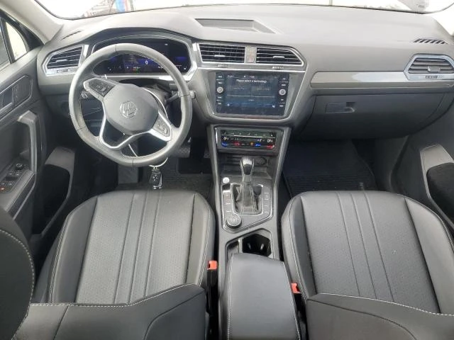 VW Tiguan SE 4matic, снимка 12 - Автомобили и джипове - 53769161