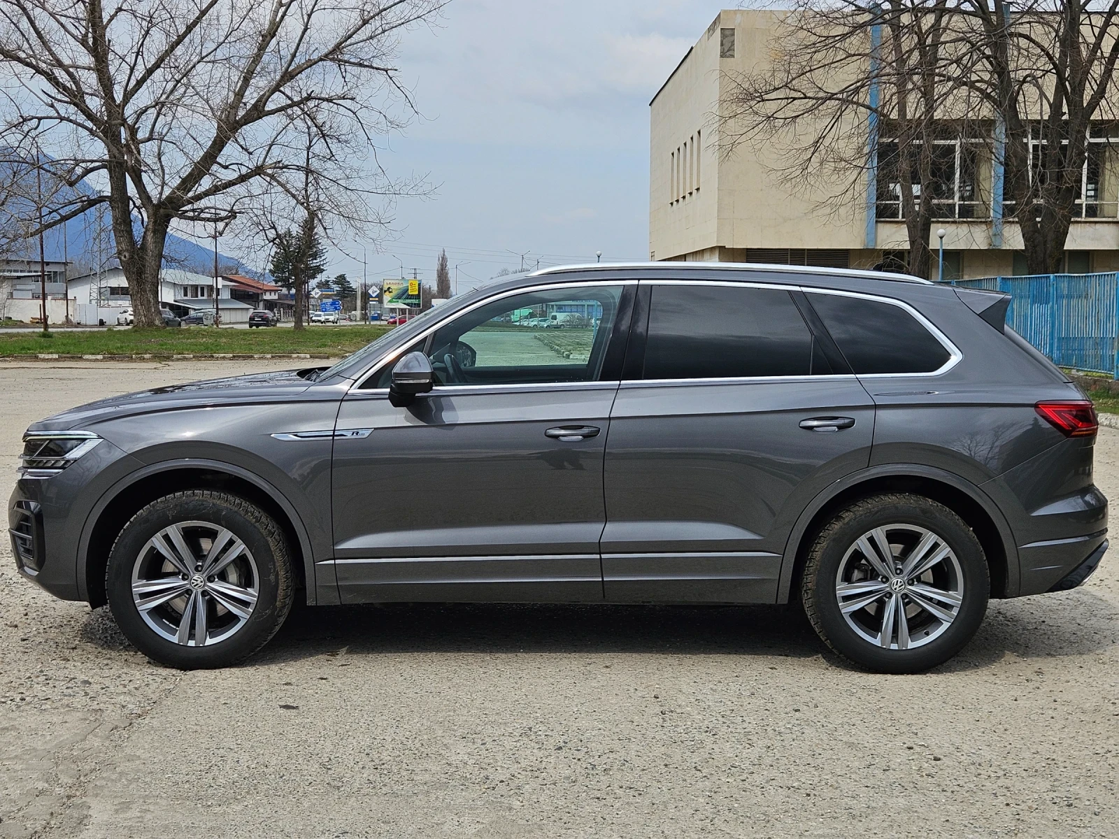 VW Touareg * * R-Line* DIGITAL* * 3.0TDi* * 286кс.* * , снимка 7 - Автомобили и джипове - 53809456