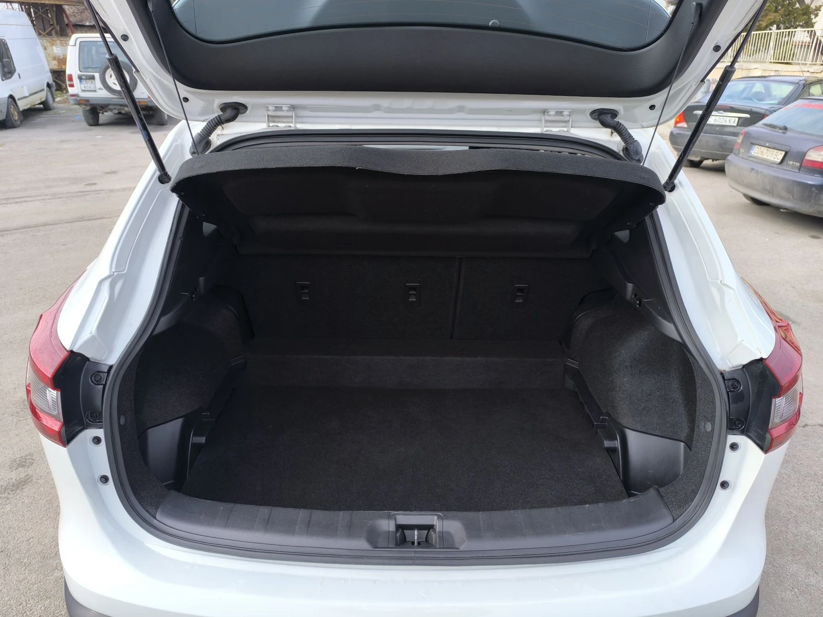 Nissan Qashqai AWD 52300 �� | Mobile.bg � ����������� 11