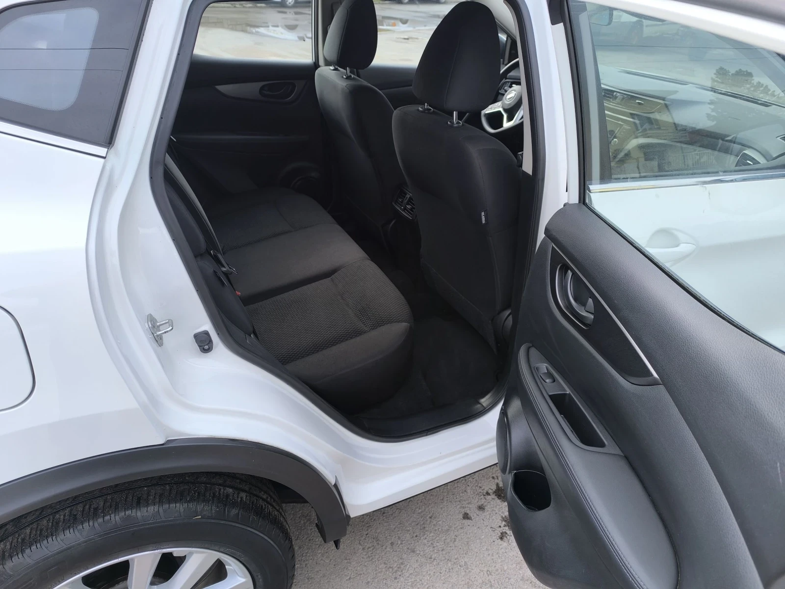 Nissan Qashqai AWD 52300 км - изображение 9