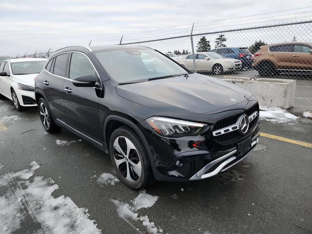 Mercedes-Benz GLA 250 CARFAX /Кожа/Нави/Подгрев/Панорама - изображение 2