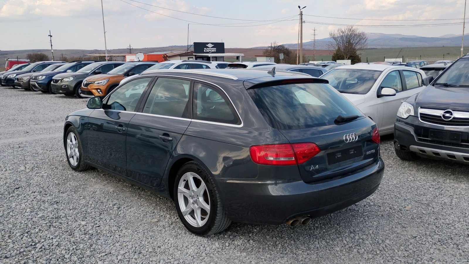 Audi A4 2.0TDI, снимка 12 - Автомобили и джипове - 53966903