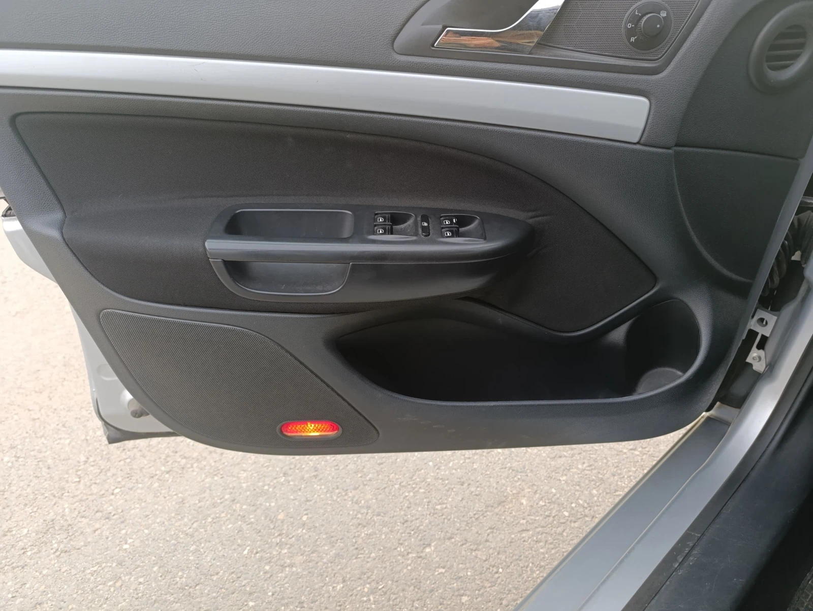 Skoda Octavia 1.6TDI автомат, снимка 17 - Автомобили и джипове - 53966903