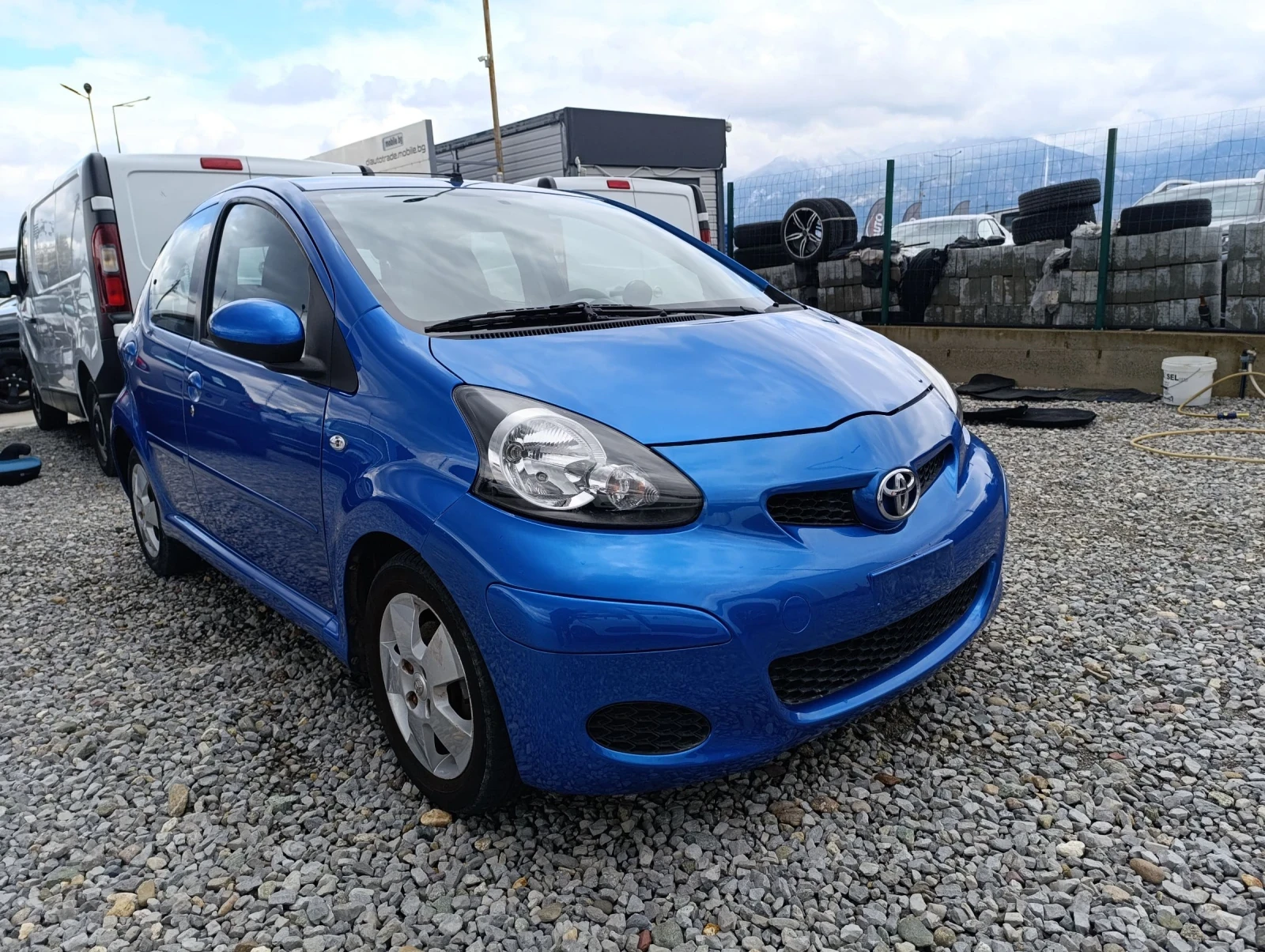 Toyota Aygo 2.0TDI, снимка 2 - Автомобили и джипове - 53966903