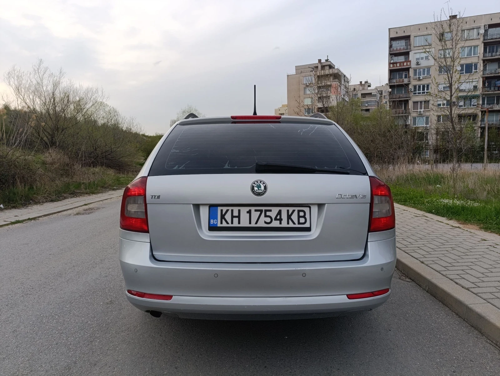 Skoda Octavia 1.6TDI автомат, снимка 3 - Автомобили и джипове - 53966903