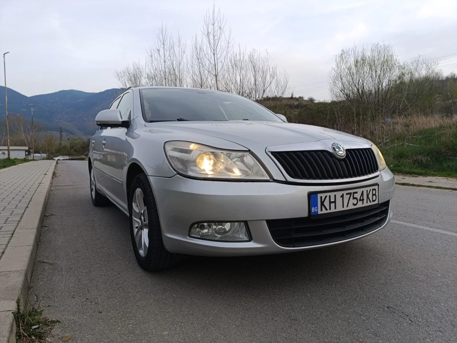 Skoda Octavia 1.6TDI автомат, снимка 12 - Автомобили и джипове - 53966903
