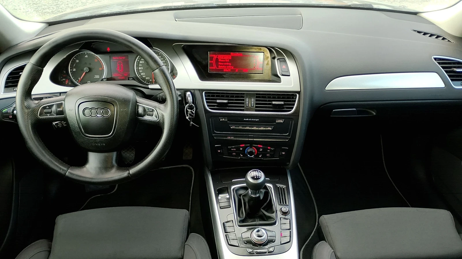 Audi A4 2.0TDI, снимка 17 - Автомобили и джипове - 53966903