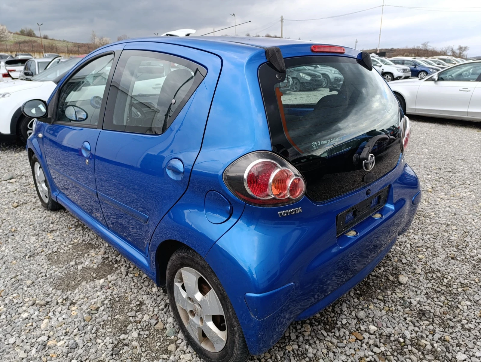 Toyota Aygo 2.0TDI, снимка 6 - Автомобили и джипове - 53966903