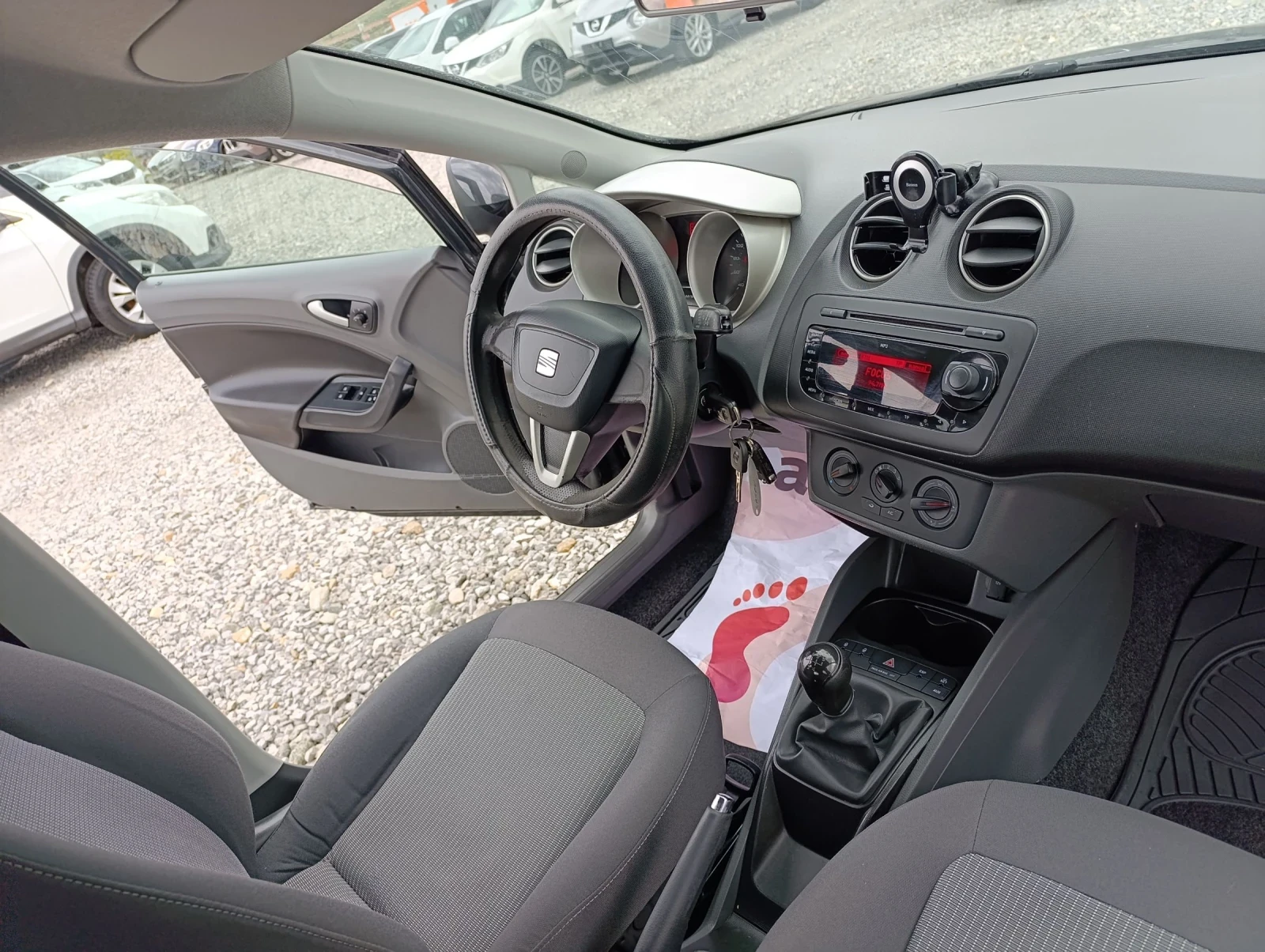 Seat Ibiza 1.6TDI 90к.с  EVRO5, снимка 7 - Автомобили и джипове - 53966903