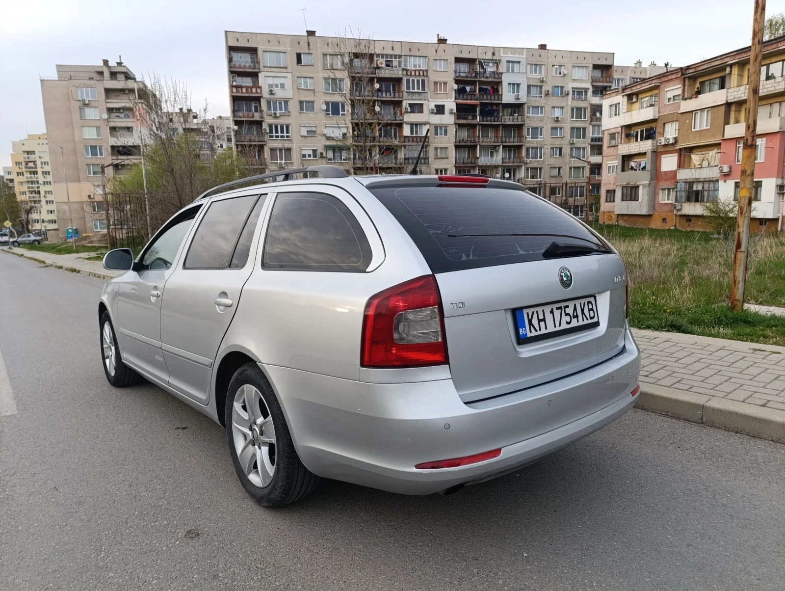 Skoda Octavia 1.6TDI автомат, снимка 14 - Автомобили и джипове - 53966903