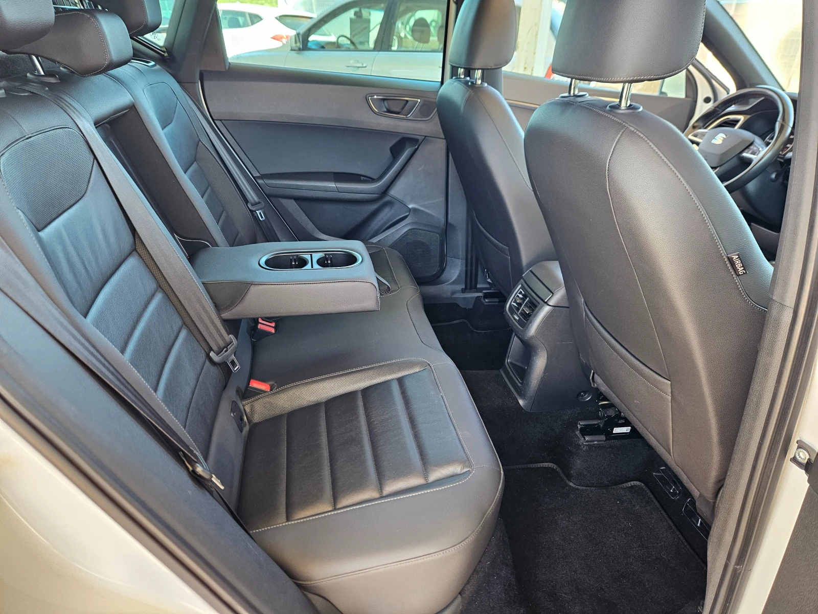 Seat Ateca Автомат 4x4, снимка 10 - Автомобили и джипове - 54314525