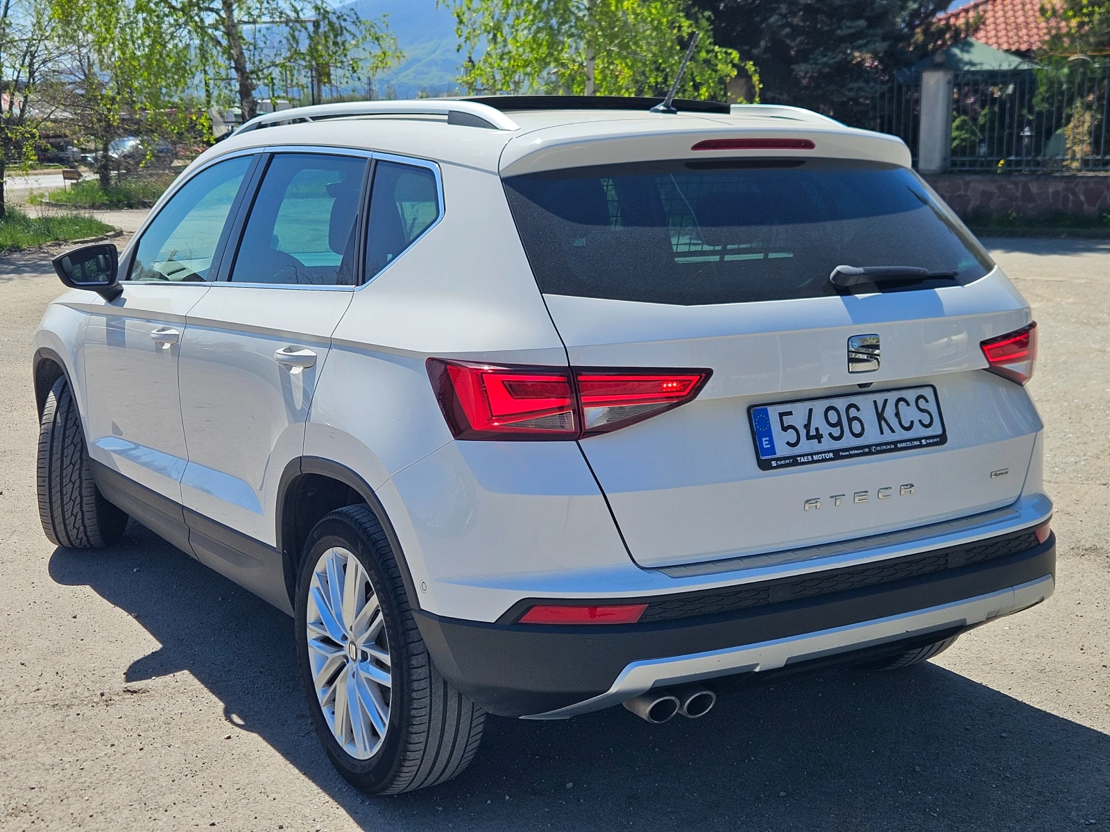 Seat Ateca Автомат 4x4, снимка 3 - Автомобили и джипове - 54314525
