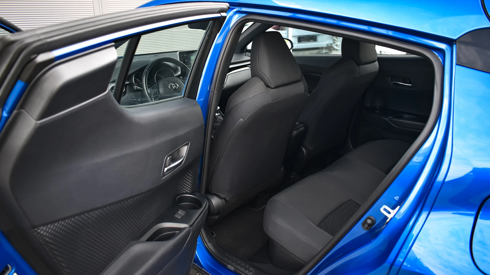 Toyota C-HR 2.0 Hybrid Trend Automatic, снимка 9 - Автомобили и джипове - 54777002