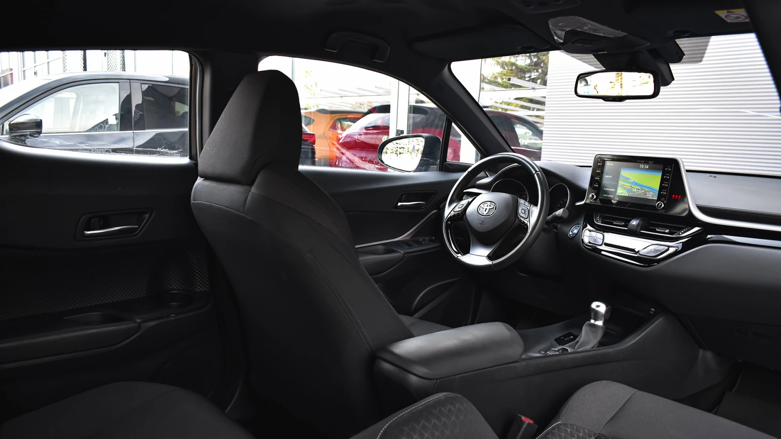 Toyota C-HR 2.0 Hybrid Trend Automatic, снимка 11 - Автомобили и джипове - 54777002