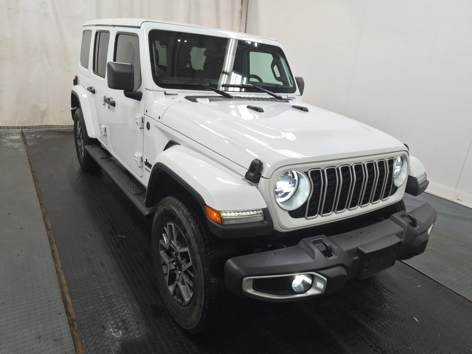 Jeep Wrangler 3.6L Pentastar V6 / 4x4 / Sahara / Без ръжди и уда