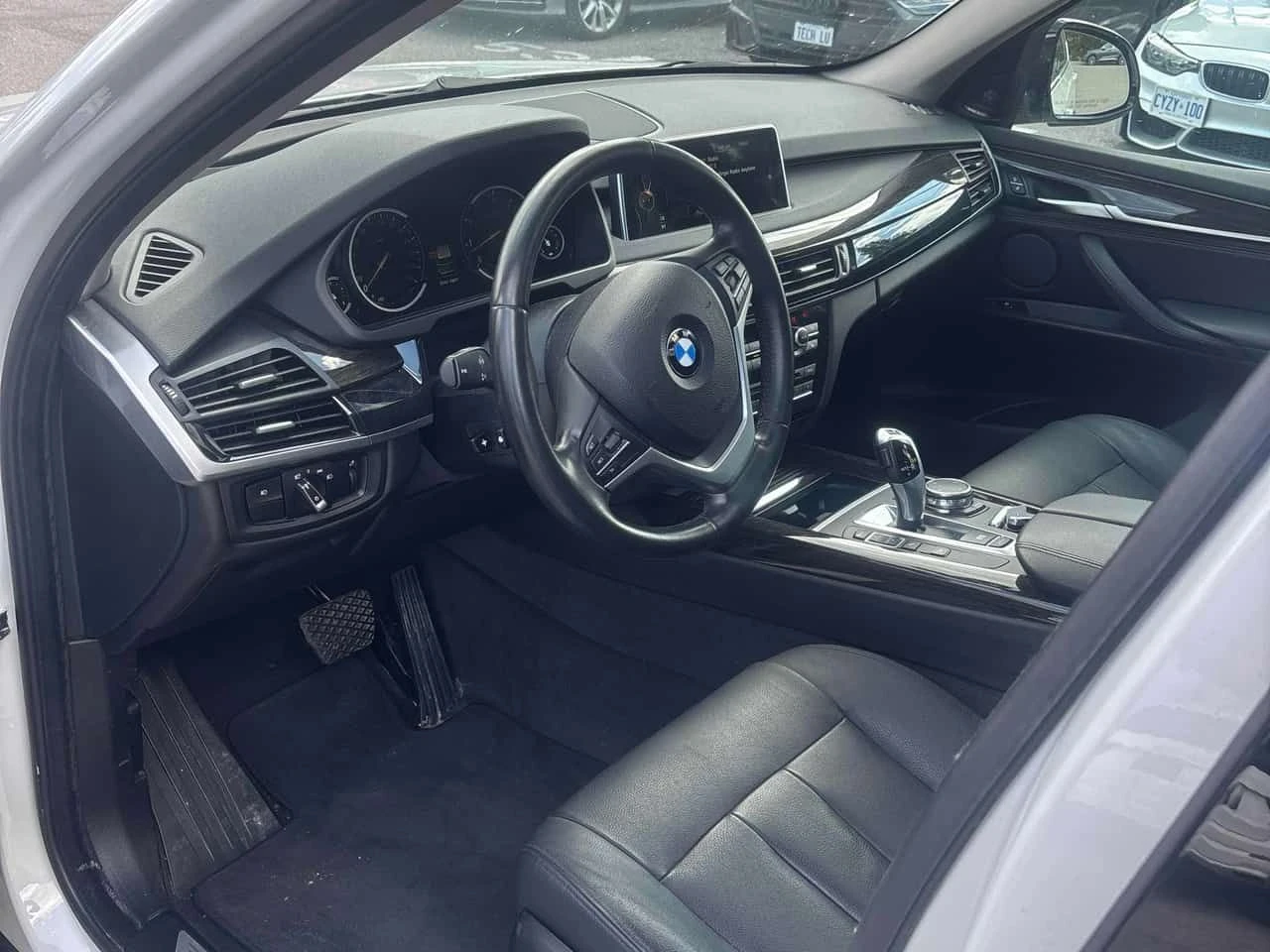 BMW X5 XDRIVE35I/ПАНО/ПОДГРЕВ/+ ГУМИ/CARFAX/ФИНАНСИРАНЕ, снимка 6 - Автомобили и джипове - 55004252