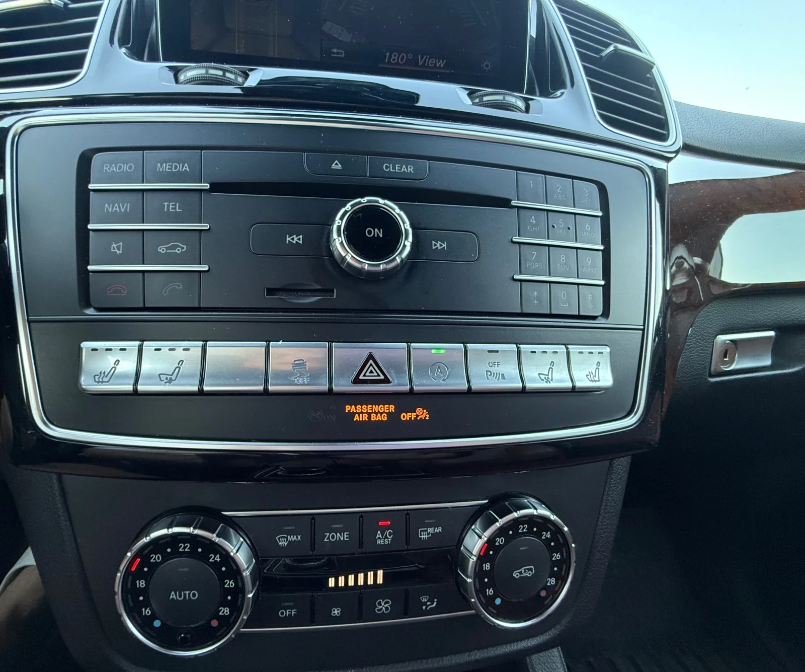 Mercedes-Benz GLE 400, снимка 8 - Автомобили и джипове - 55081888