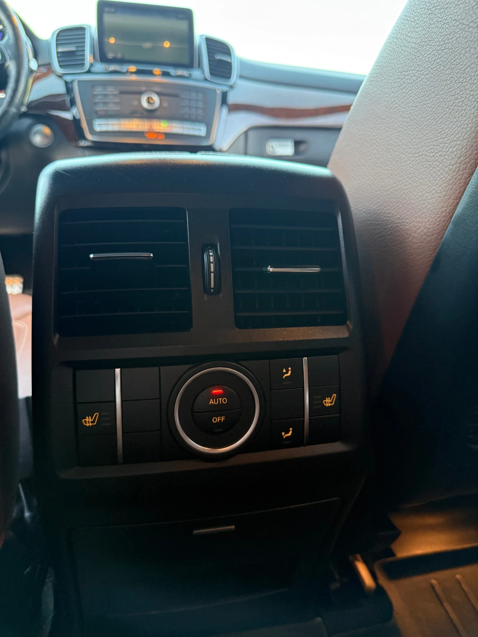 Mercedes-Benz GLE 400, снимка 10 - Автомобили и джипове - 55081888