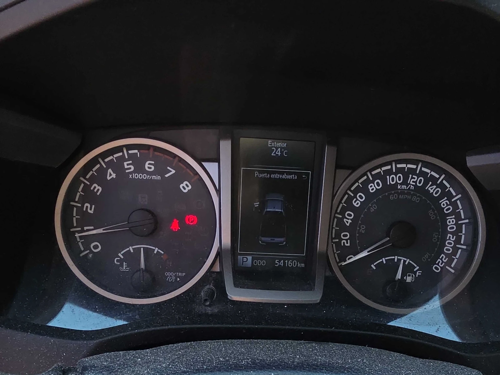 Toyota Tacoma * SR5 * CARFAX * ЦЕНА ДО БГ, снимка 8 - Автомобили и джипове - 55806742