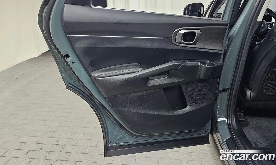 Kia Sorento Diesel 2.2 2WD Prestige, снимка 14 - Автомобили и джипове - 56096073