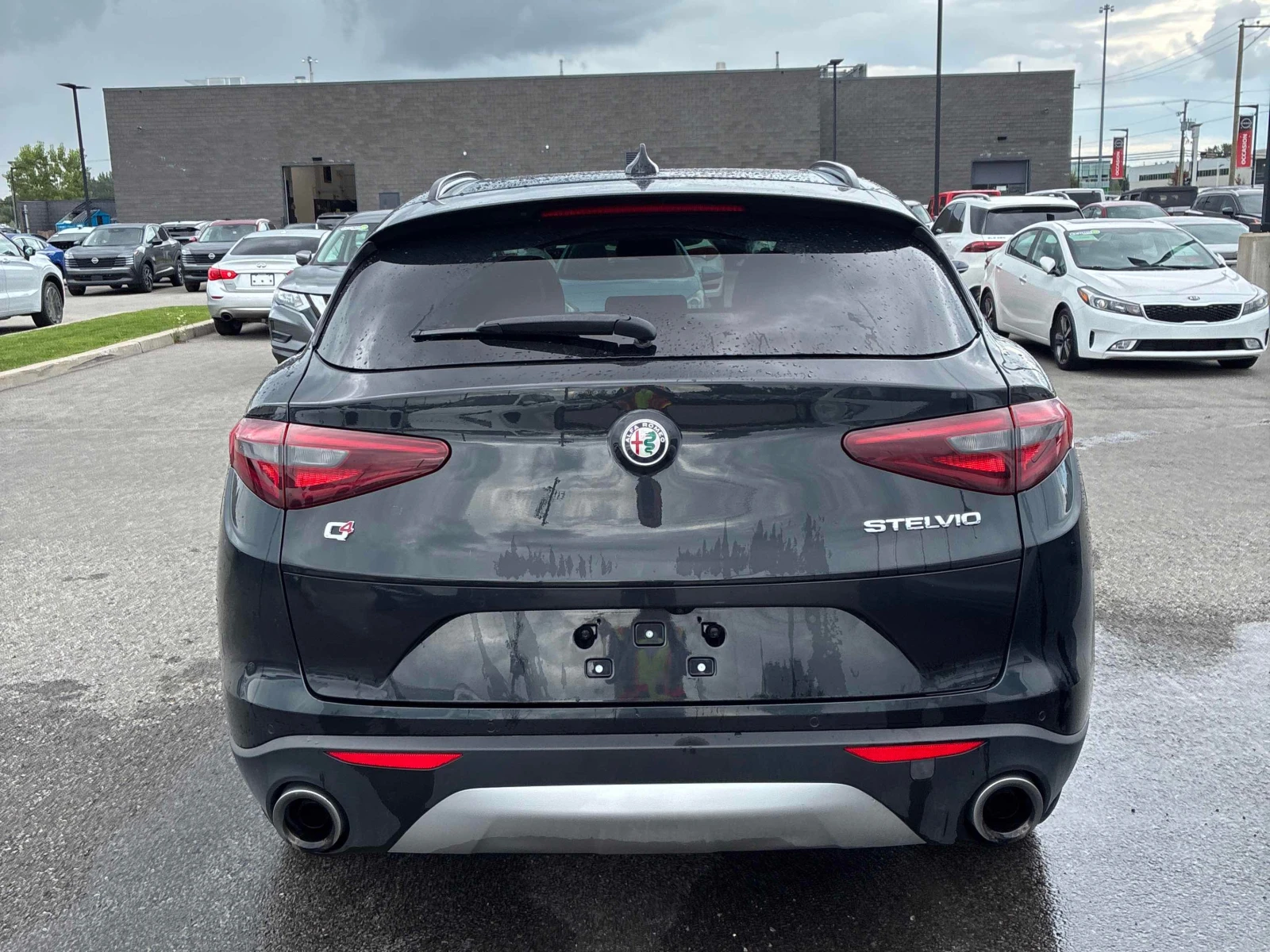 Alfa Romeo Stelvio * Sport * CARFAX * БЕЗ ПЪРВОНАЧАЛНА ВНОСКА, снимка 4 - Автомобили и джипове - 56112721