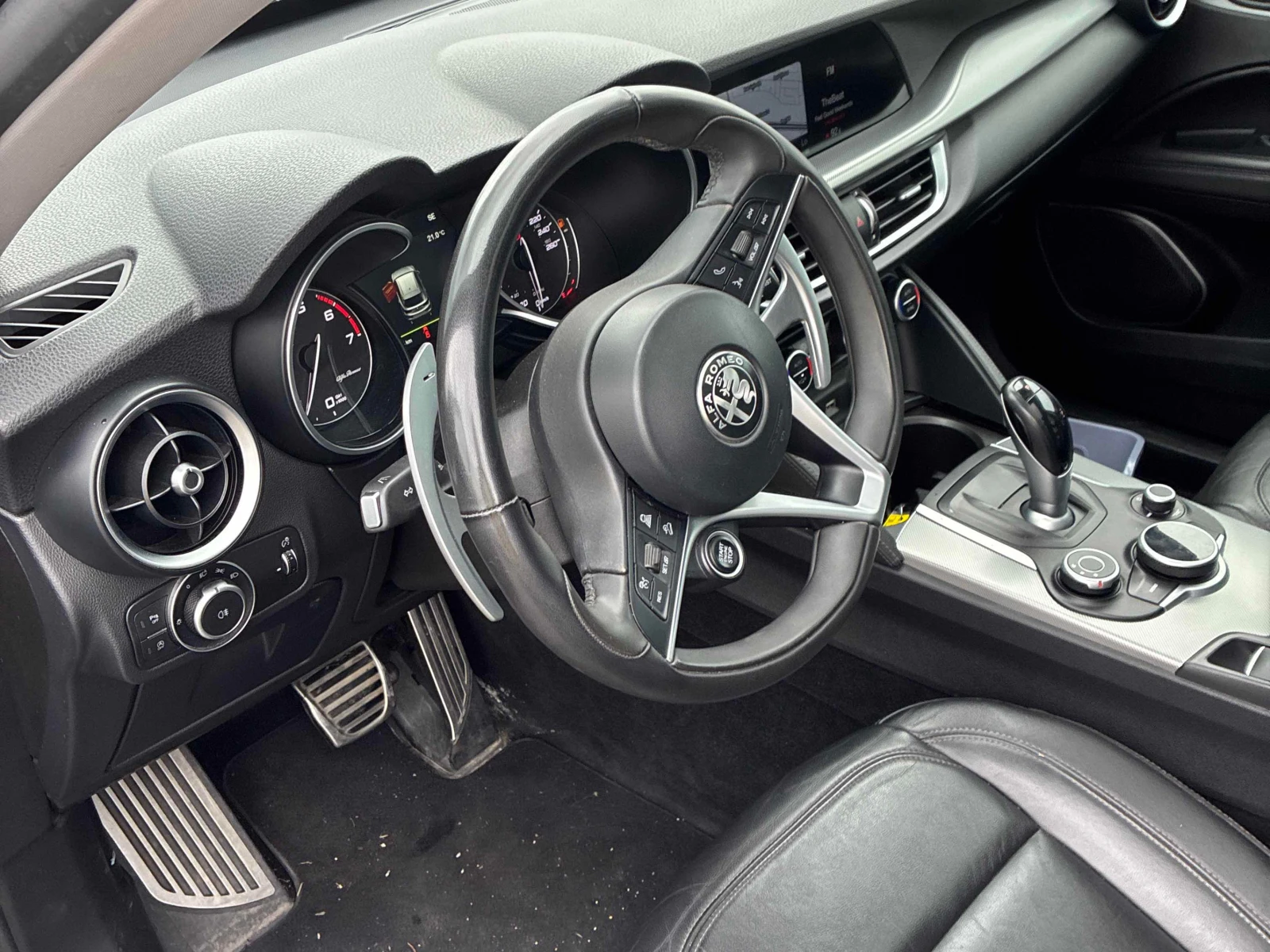 Alfa Romeo Stelvio * Sport * CARFAX * БЕЗ ПЪРВОНАЧАЛНА ВНОСКА, снимка 5 - Автомобили и джипове - 56112721