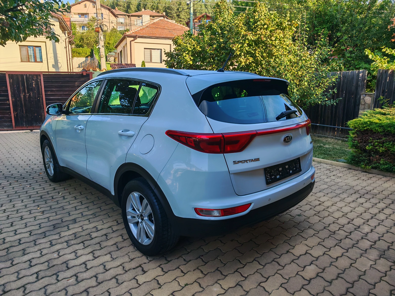 Kia Sportage = = 1.7CRDI= = , снимка 6 - Автомобили и джипове - 56136862