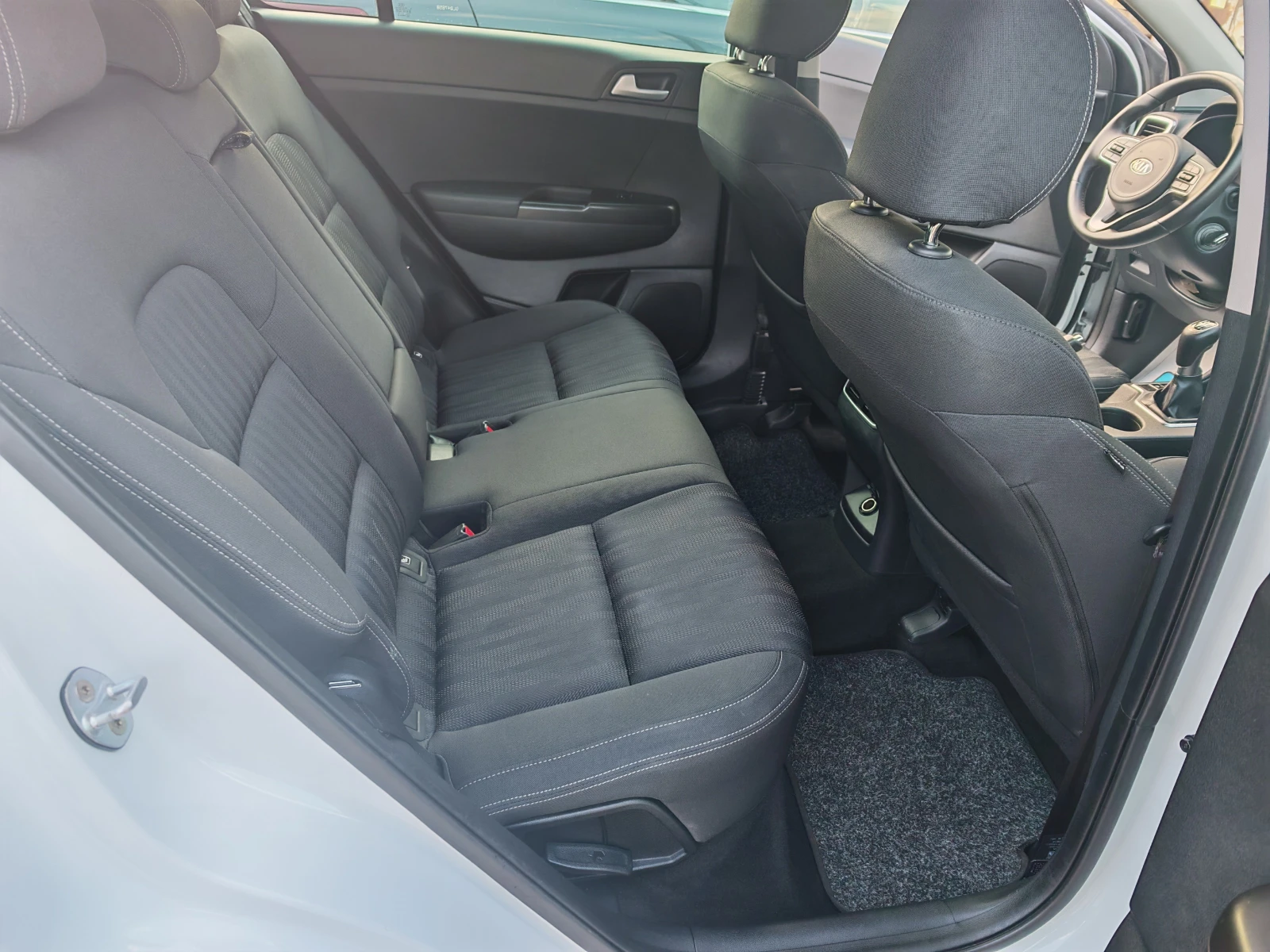 Kia Sportage = = 1.7CRDI= = , снимка 9 - Автомобили и джипове - 56136862
