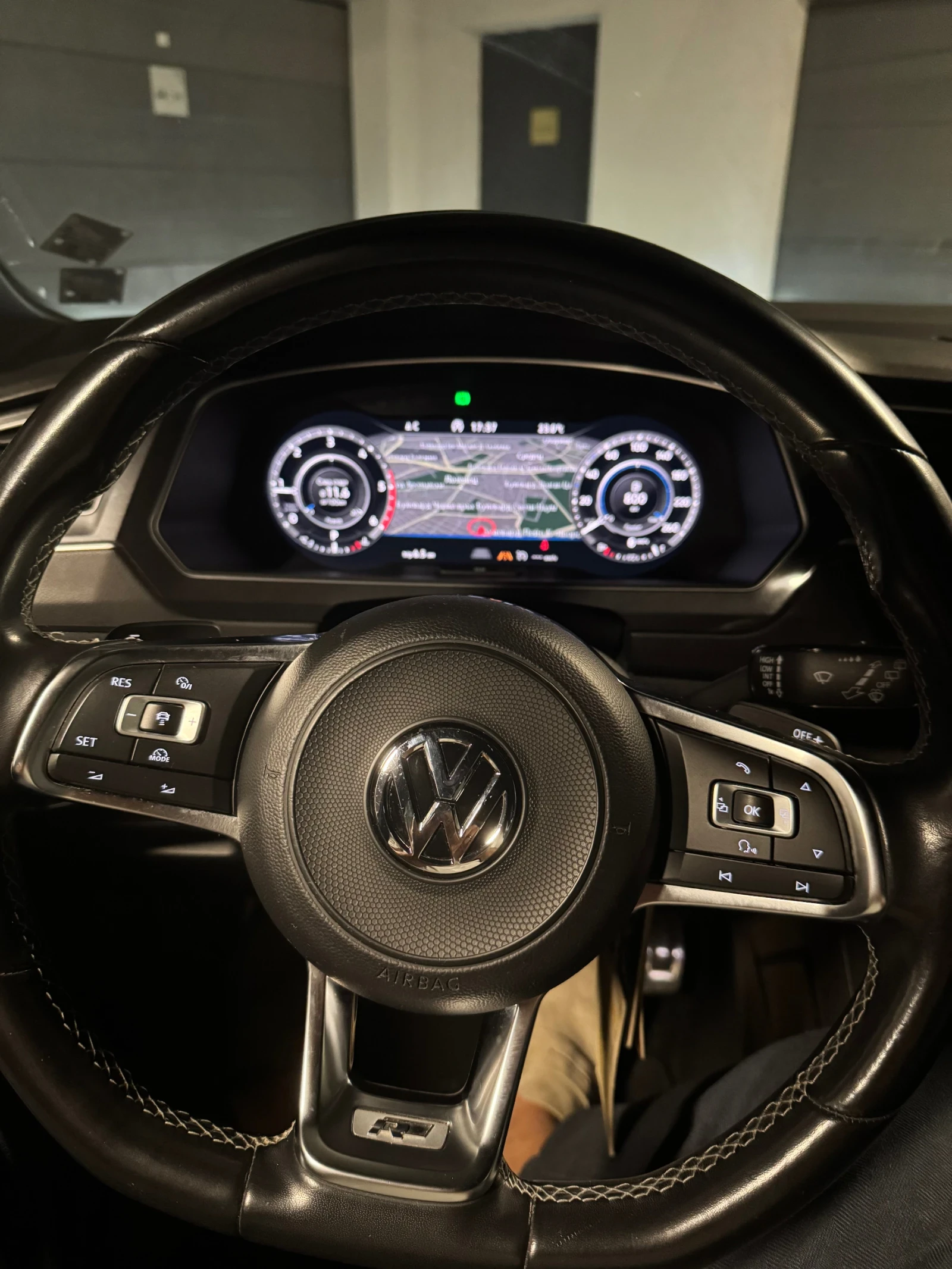VW Tiguan R line 240 кс, снимка 8 - Автомобили и джипове - 56166427