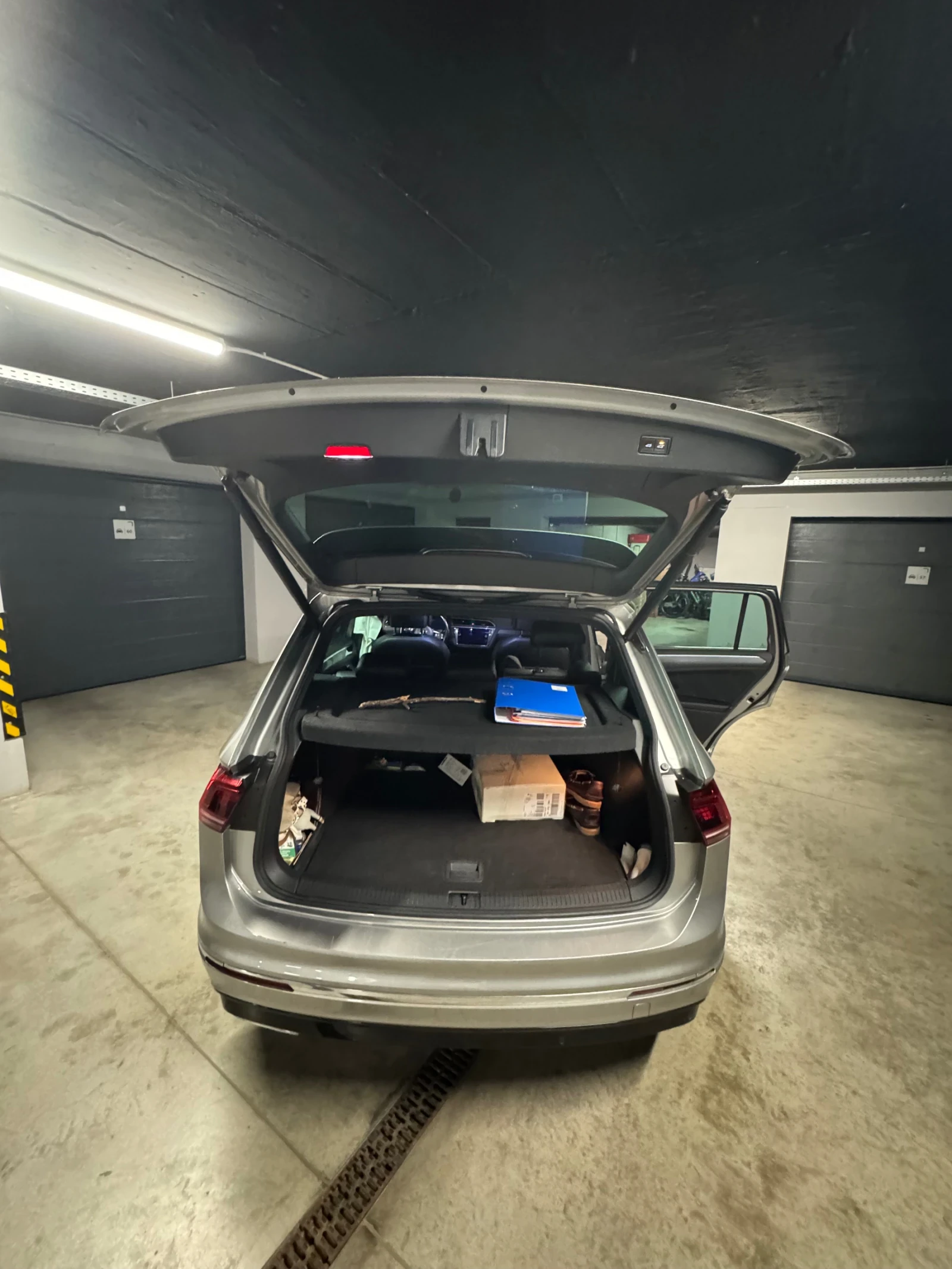 VW Tiguan R line 240 кс, снимка 11 - Автомобили и джипове - 56166427