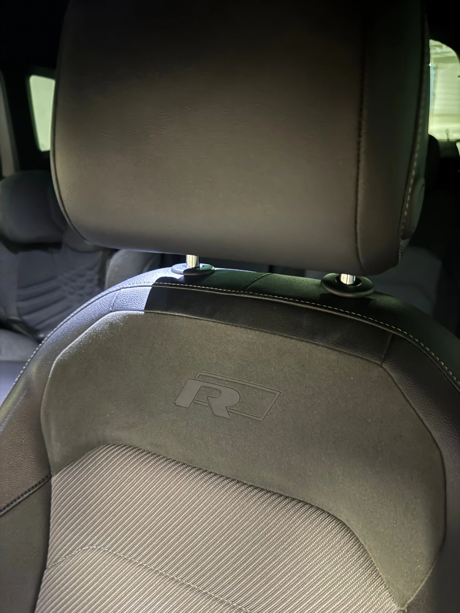 VW Tiguan R line 240 кс, снимка 16 - Автомобили и джипове - 56166427