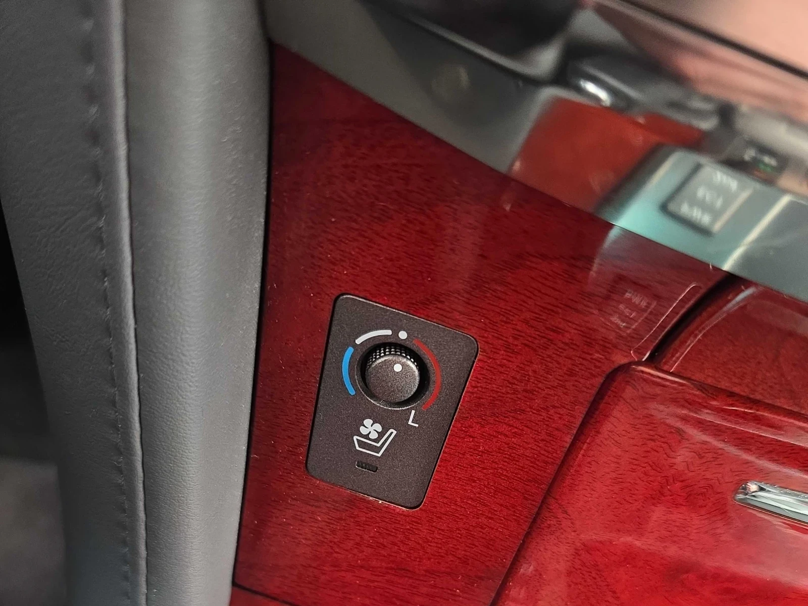 Lexus LX 570 * ��������� * CAMERA * 7 ����� * CARFAX *  | Mobile.bg � ����������� 12