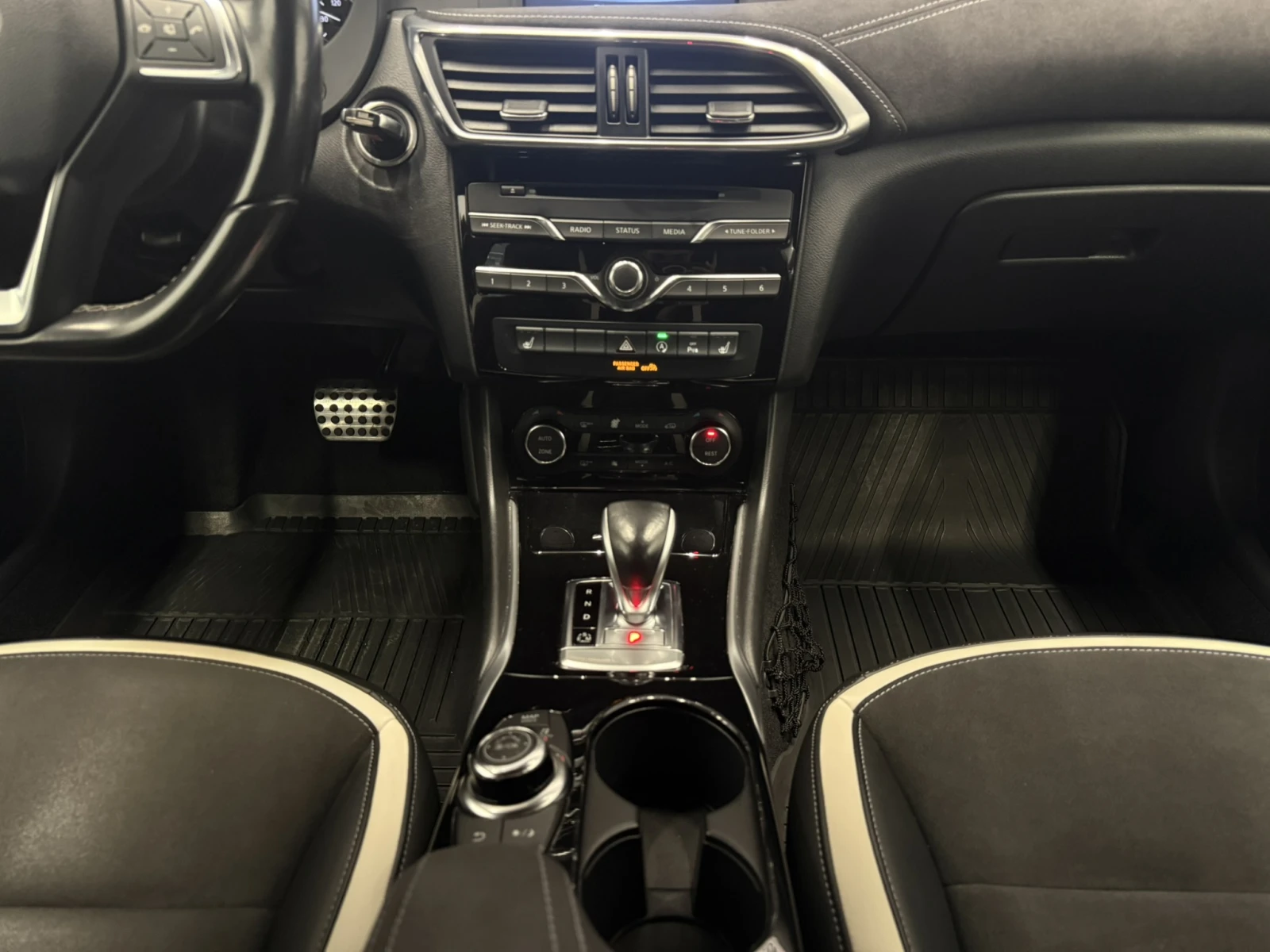 Infiniti Q30 s Premium, снимка 14 - Автомобили и джипове - 56222185