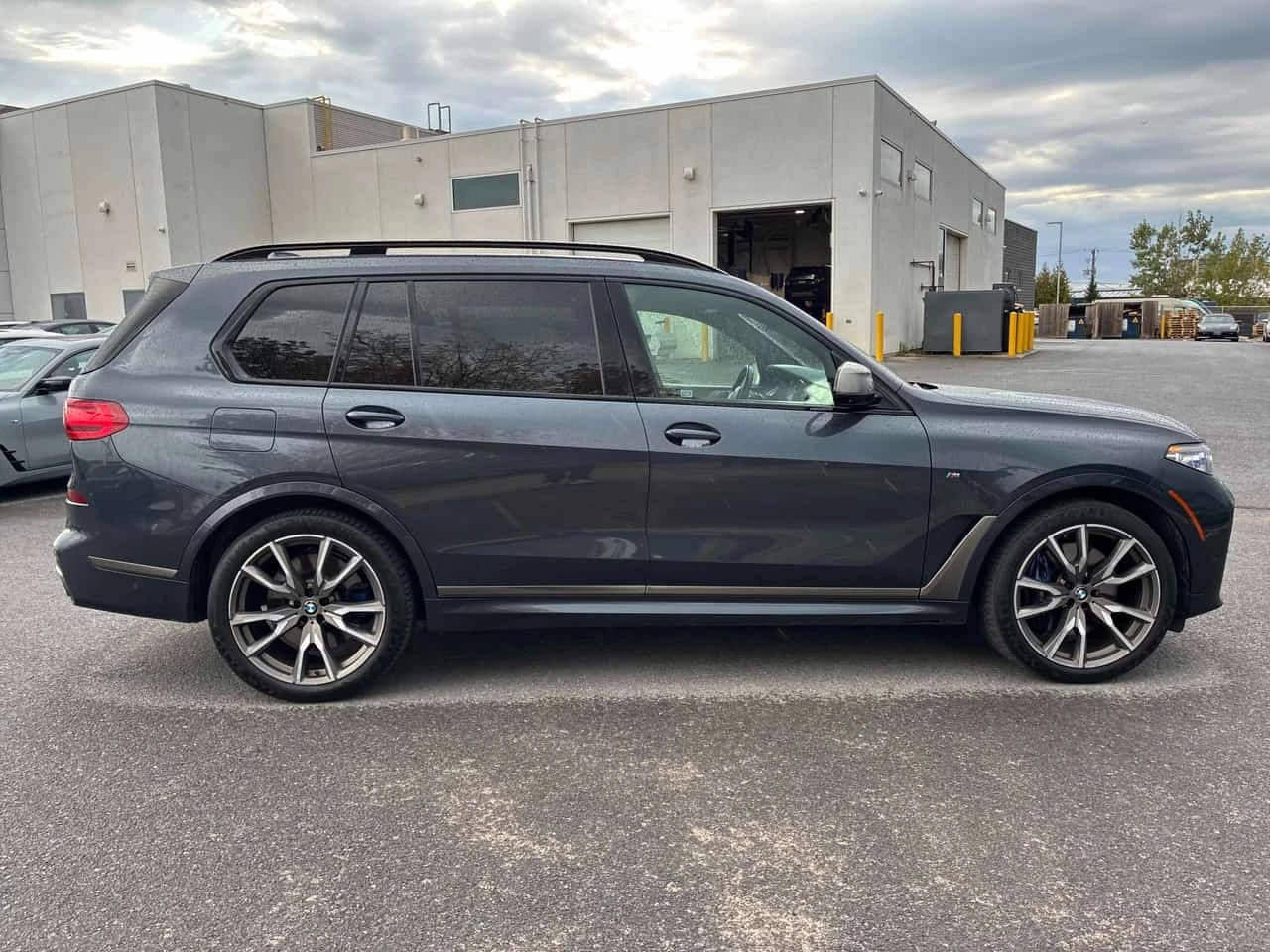 BMW X7 * M50i * CARFAX *  | Mobile.bg � ����������� 3