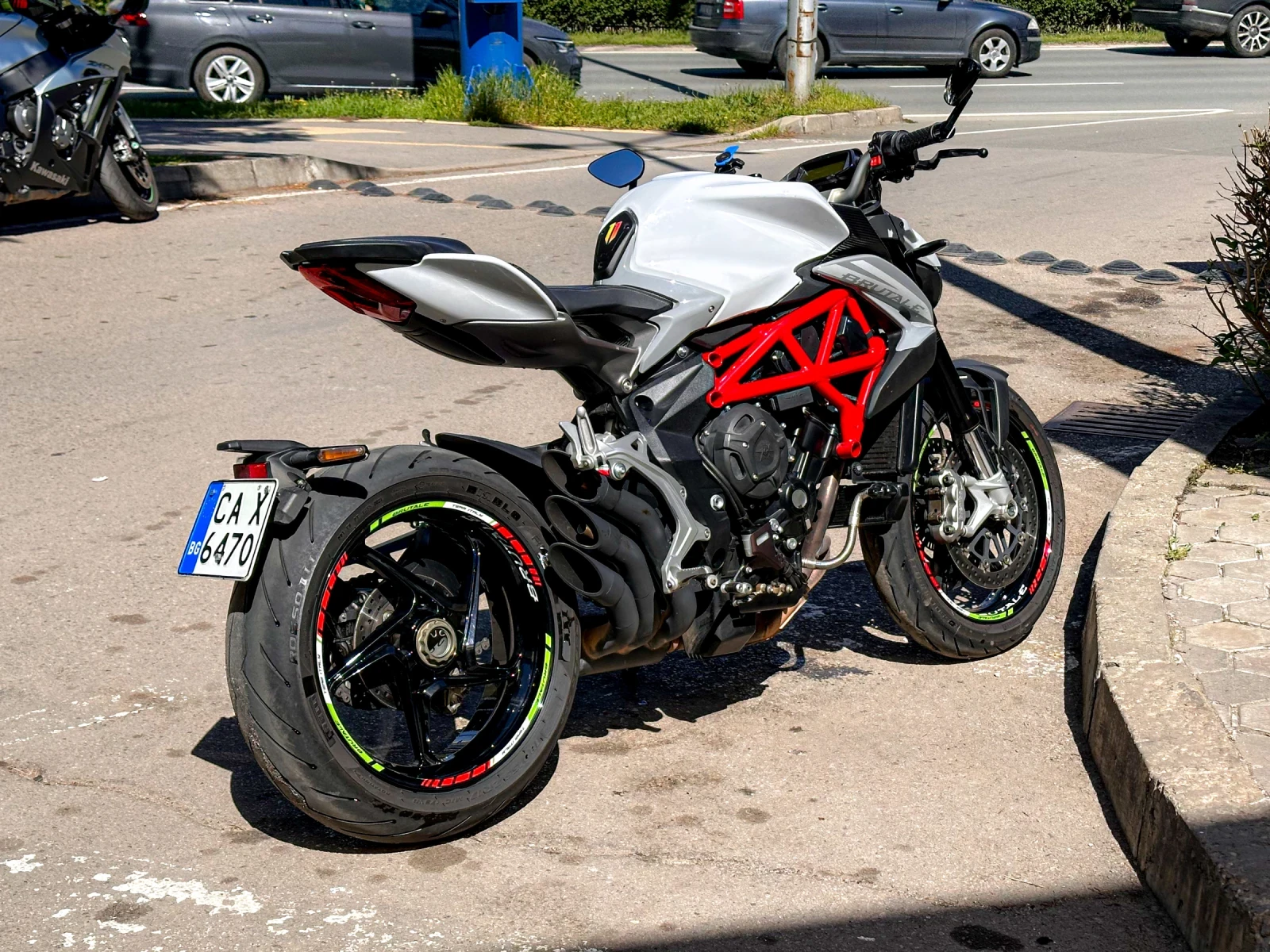 MV Agusta Brutale 800 - изображение 2