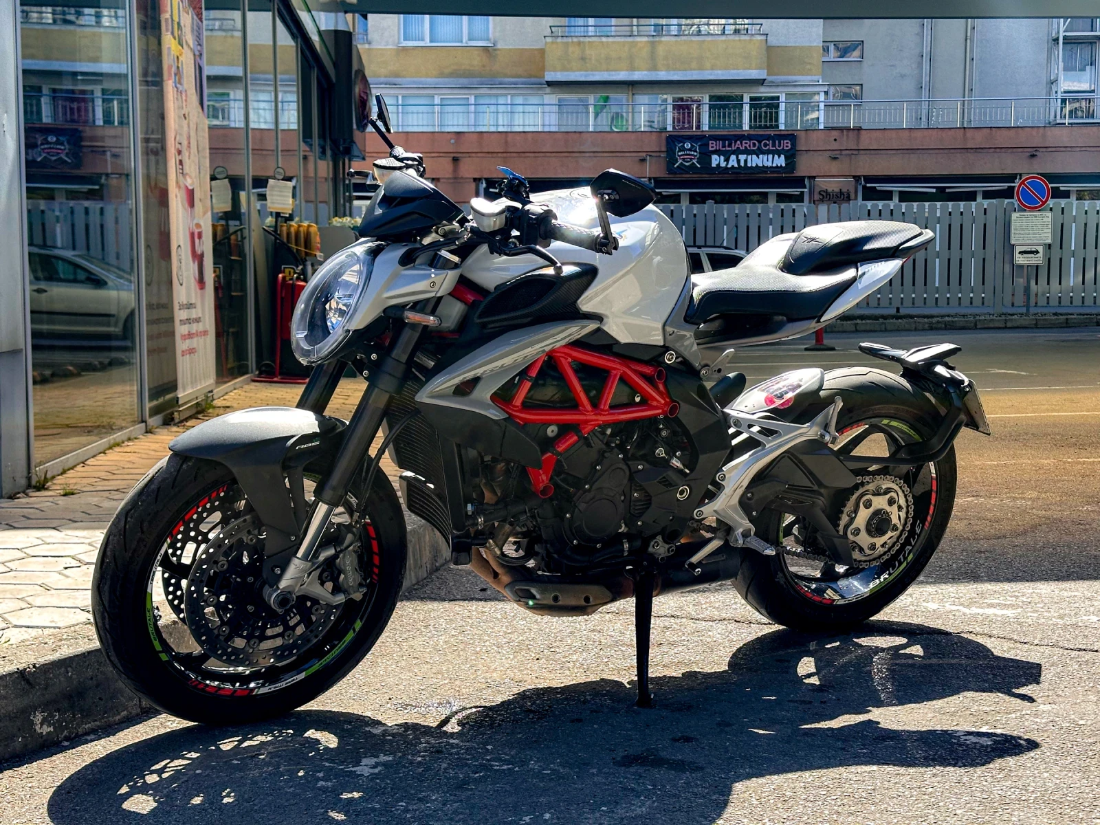 MV Agusta Brutale 800 - изображение 4