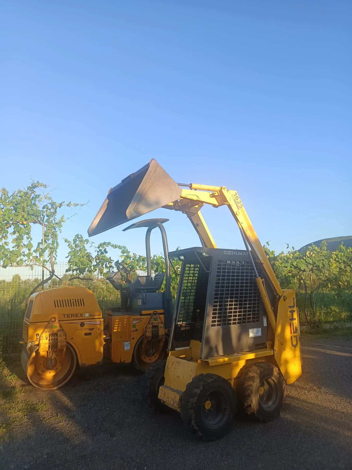 Мини челни товарачи Bobcat GEHL 1625 - изображение 6