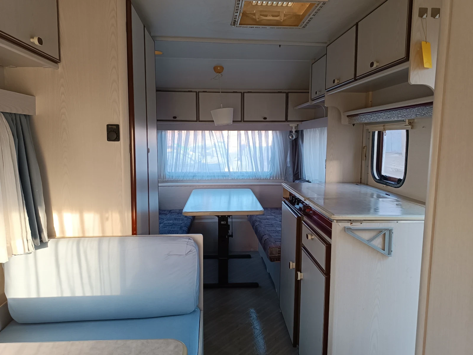 Каравана Adria Knaus, снимка 5 - Каравани и кемпери - 53850155